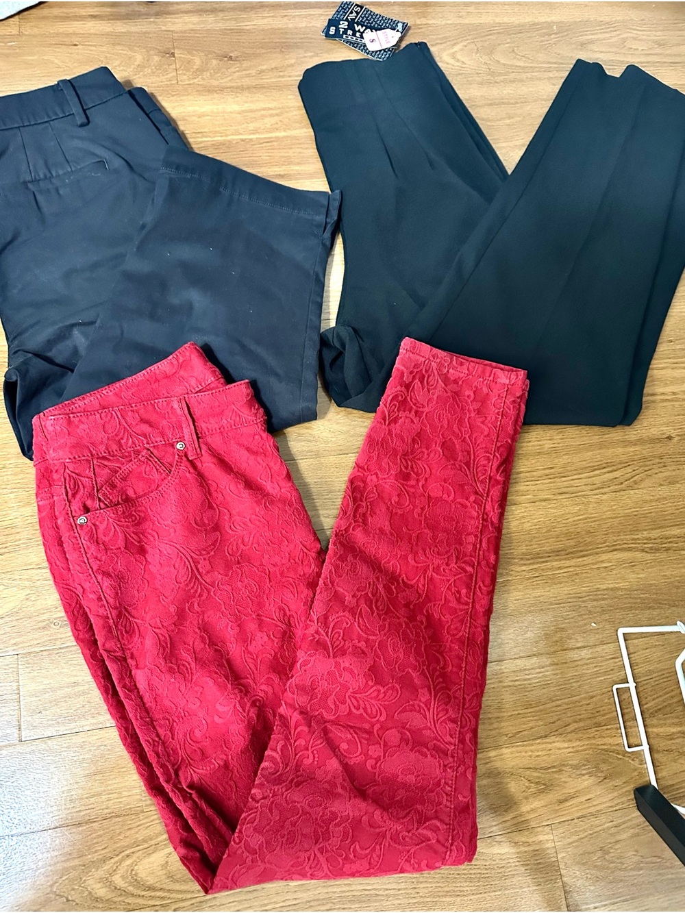 Women’s Size 8 pant bundle- skinny, cropped and regular